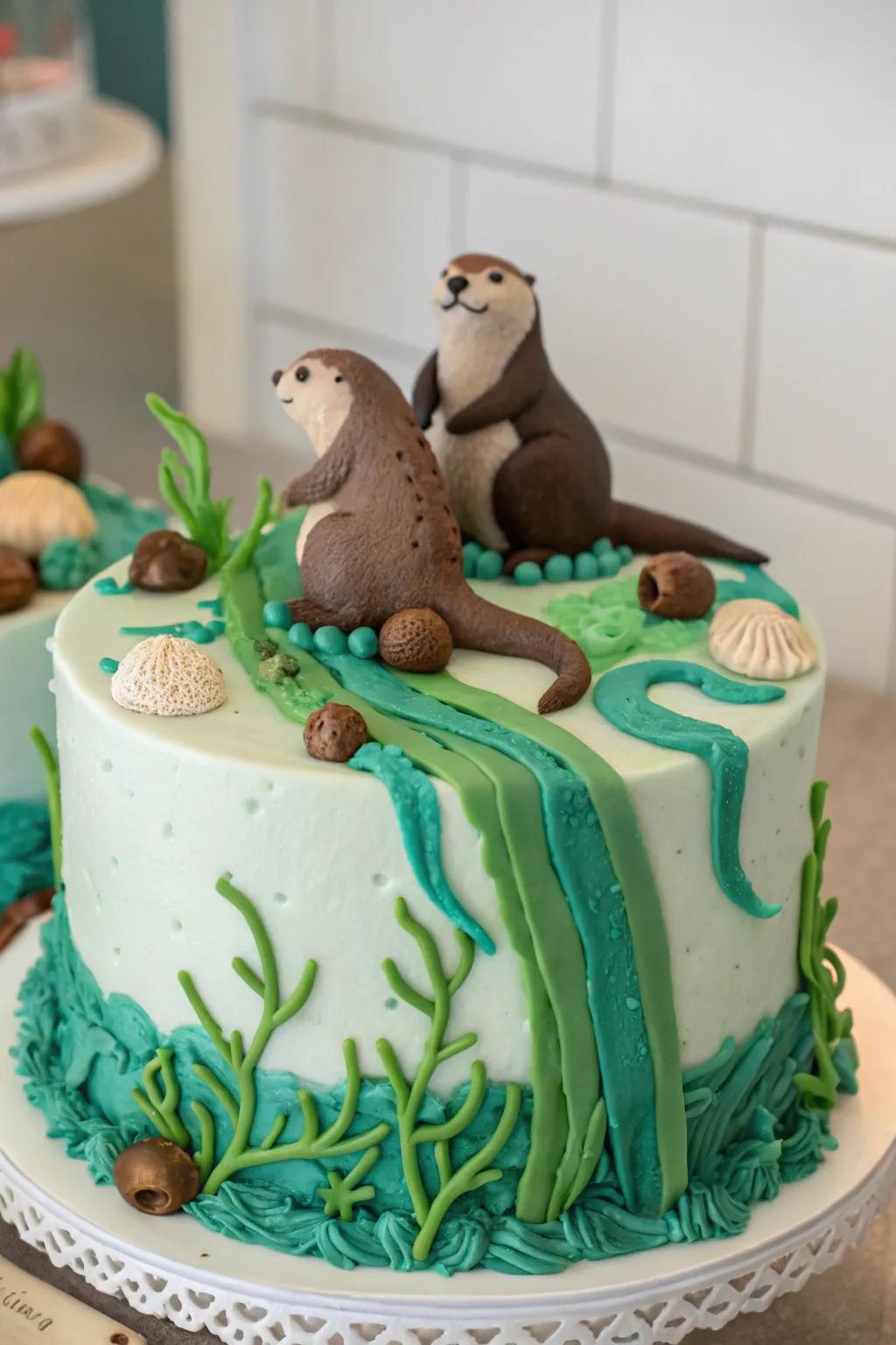 Add depth to your cake with seaweed and otters.