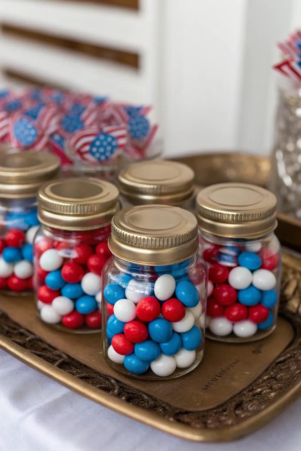 Miniature candy jars as sweet takeaways