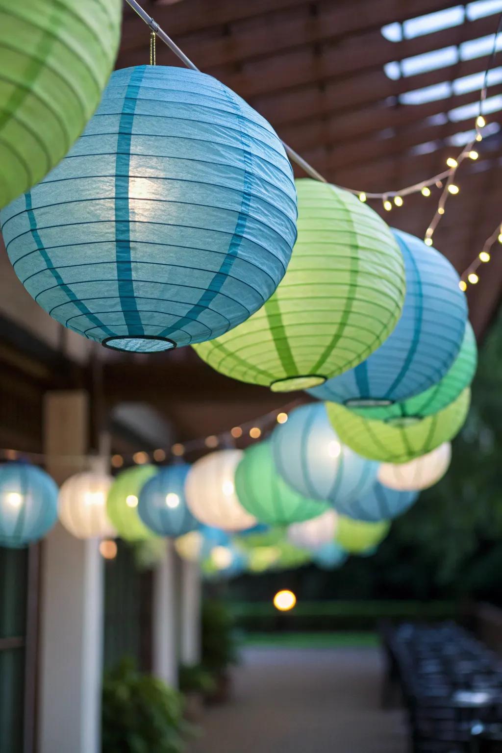 Paper globes casting an ethereal radiance, impeccable for a beachside ambiance.