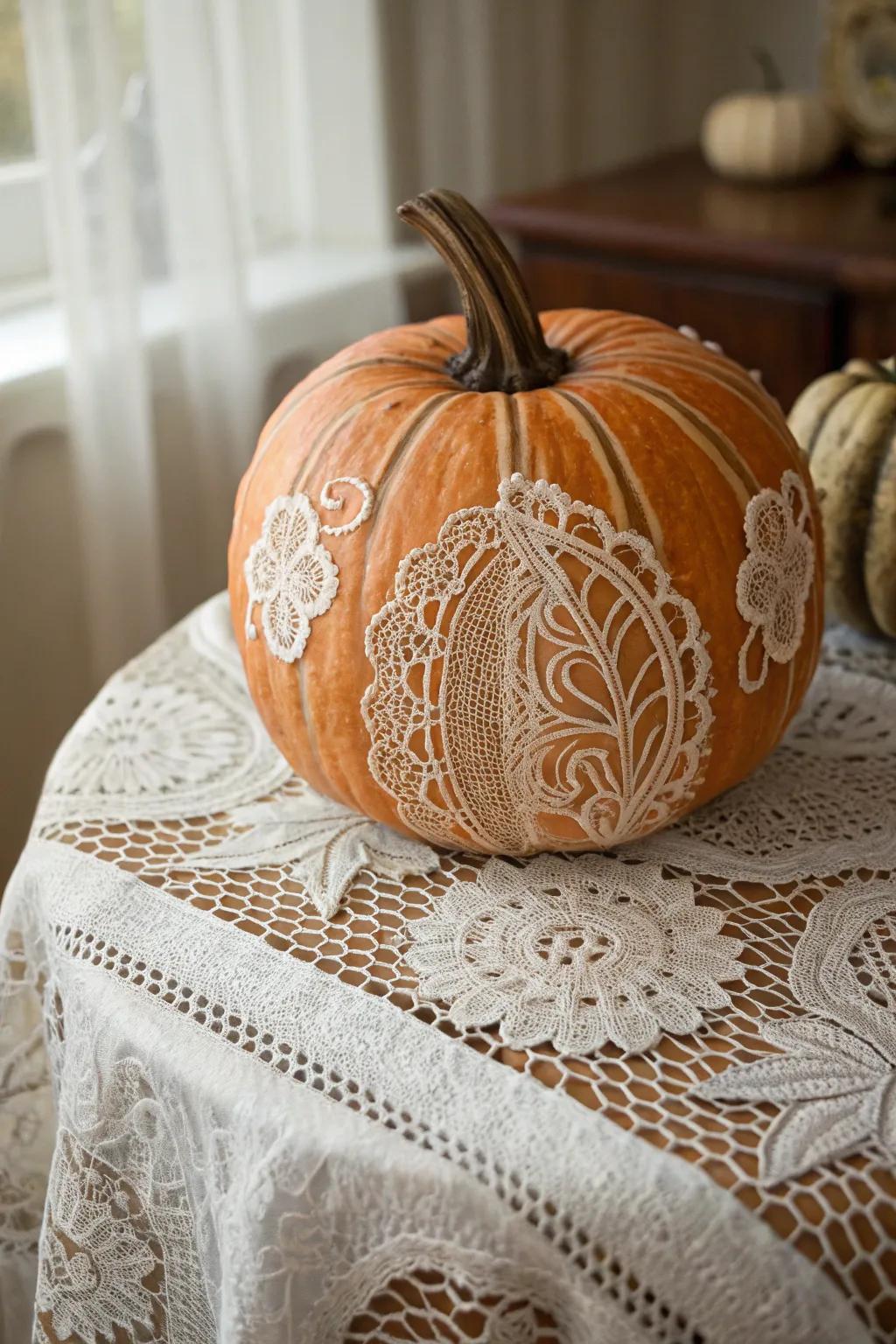 Lace patterns add a delicate elegance to gourd engravings.