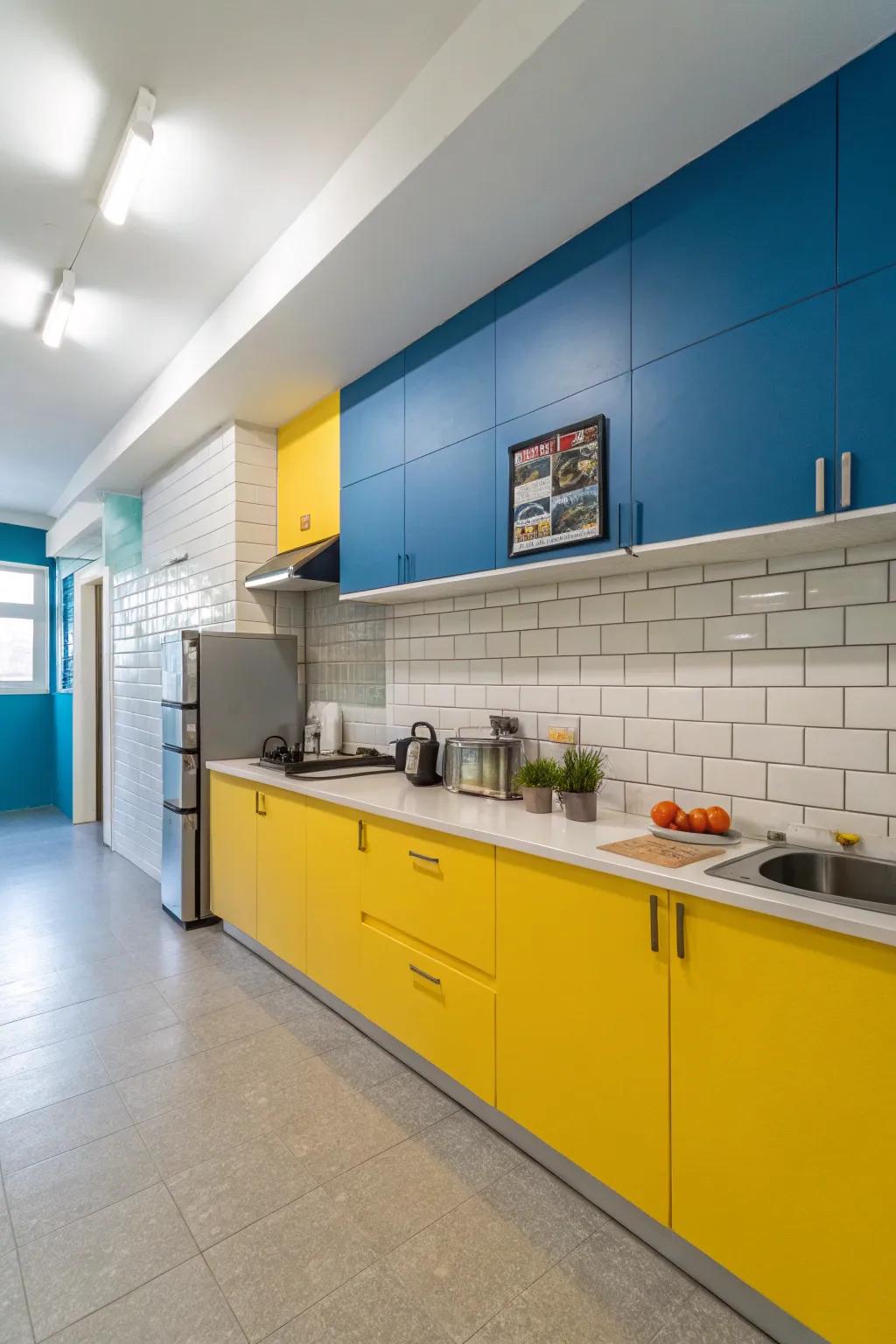 Dual-tone walls create a daring and chic statement in this kitchen.
